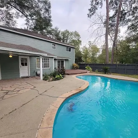 Elegant 4Br - Pool - Backyard - Fireplace - Games Room
